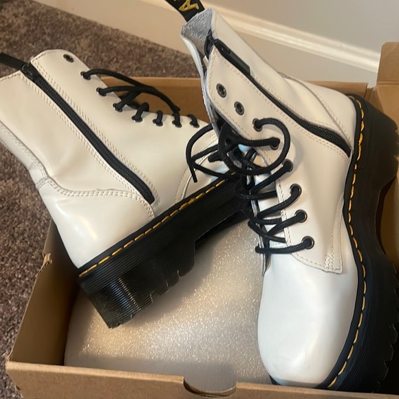 Dr. Martens JADON BOOT SMOOTH LEATHER PLATFORMS - Picture 9 of 9